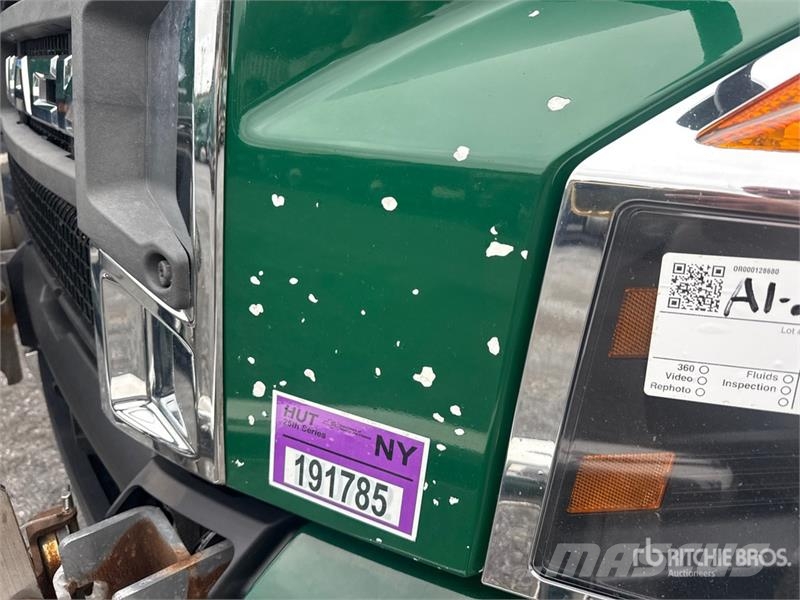 Mack Anthem AN64T 6x4 T/A Sleeper Truck Tractor Ťahače