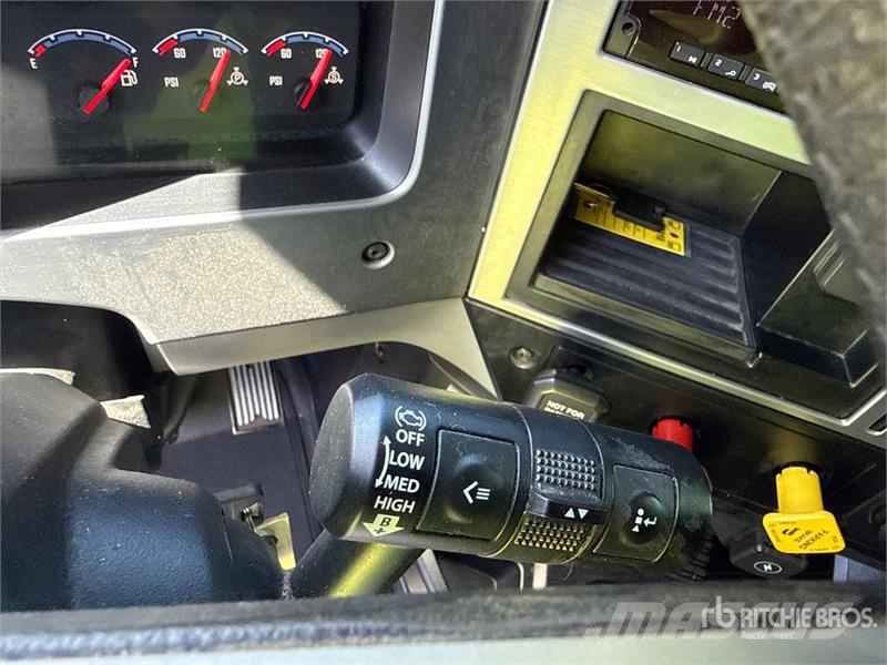 Mack Anthem AN64T 6x4 T/A Sleeper Truck Tractor Седельные тягачи
