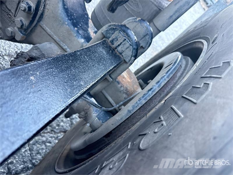 Mack Anthem AN64T 6x4 T/A Day Cab Truck Tractor وحدات الجر