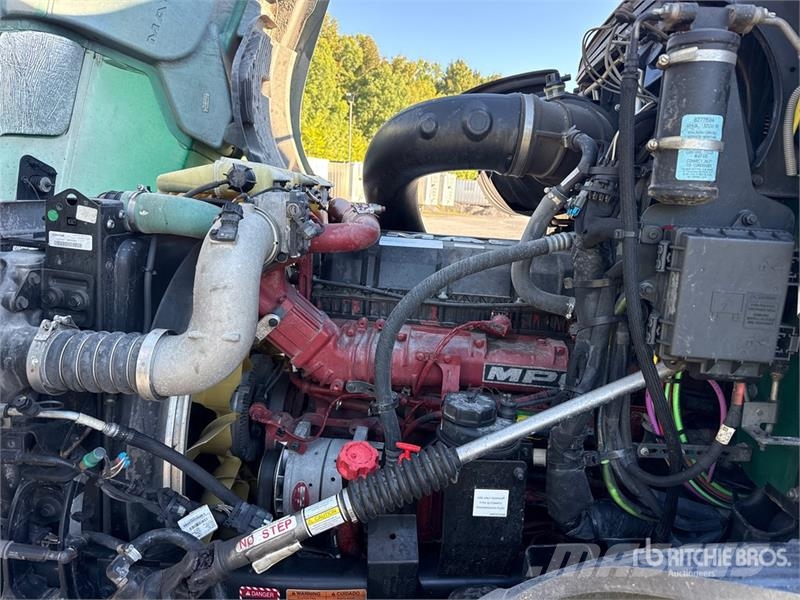 Mack Anthem AN64T 6x4 T/A Sleeper Truck Tractor Влекачи