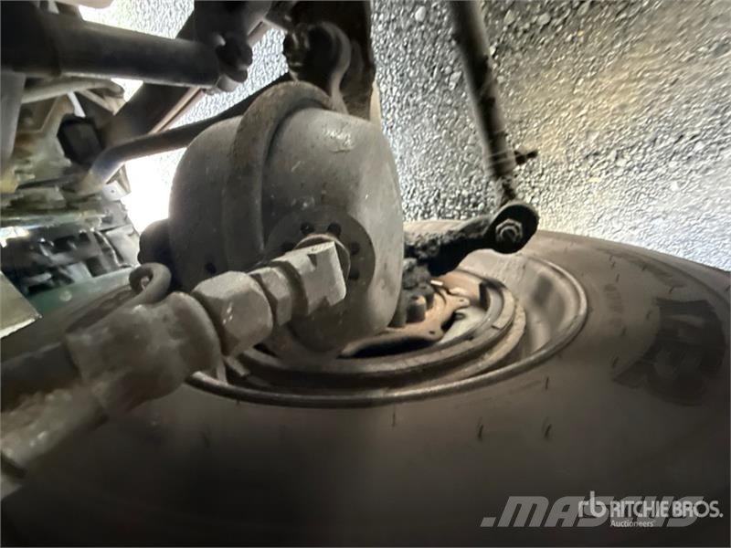 Mack Anthem AN64T 6x4 T/A Sleeper Truck Tractor وحدات الجر