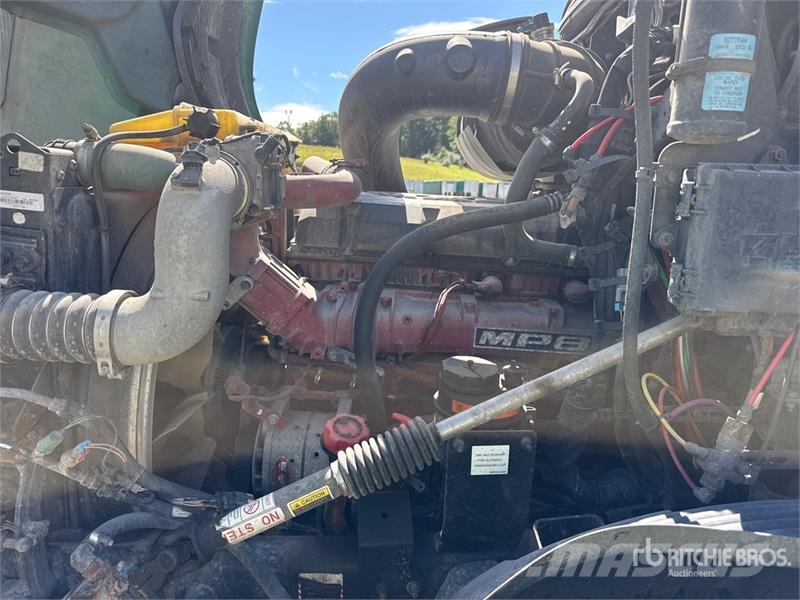 Mack Anthem AN64T 6x4 T/A Sleeper Truck Tractor وحدات الجر