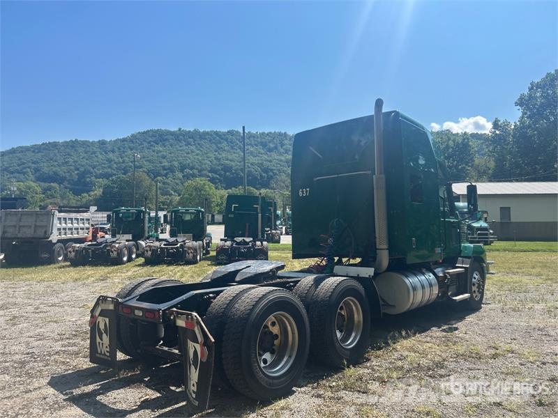 Mack Anthem AN64T 6x4 T/A Sleeper Truck Tractor Седельные тягачи