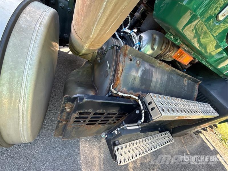 Mack Anthem AN64T 6x4 T/A Day Cab Truck Tractor Tracteur routier