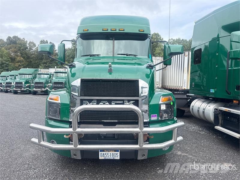 Mack Anthem AN64T 6x4 T/A Sleeper Truck Tractor وحدات الجر