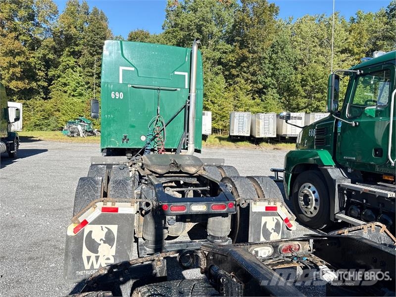 Mack Anthem AN64T 6x4 T/A Sleeper Truck Tractor Влекачи