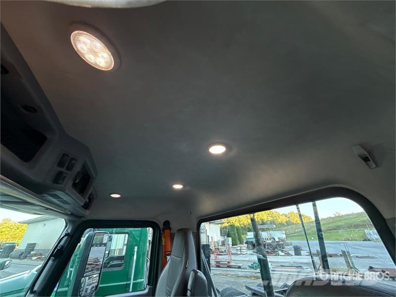 Mack Anthem AN64T 6x4 T/A Day Cab Truck Tractor وحدات الجر