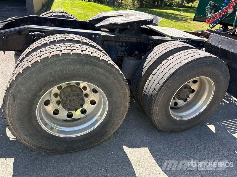 Mack Anthem AN64T 6x4 T/A Sleeper Truck Tractor Седельные тягачи