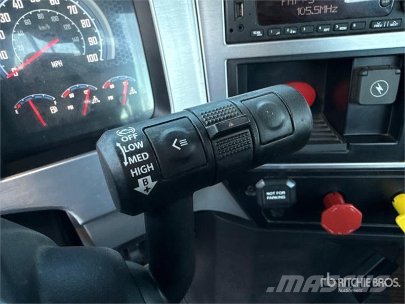 Mack Anthem AN64T 6x4 T/A Day Cab Truck Tractor وحدات الجر