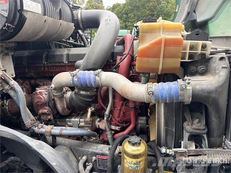 Mack Anthem AN64T 6x4 T/A Sleeper Truck Tractor Ťahače