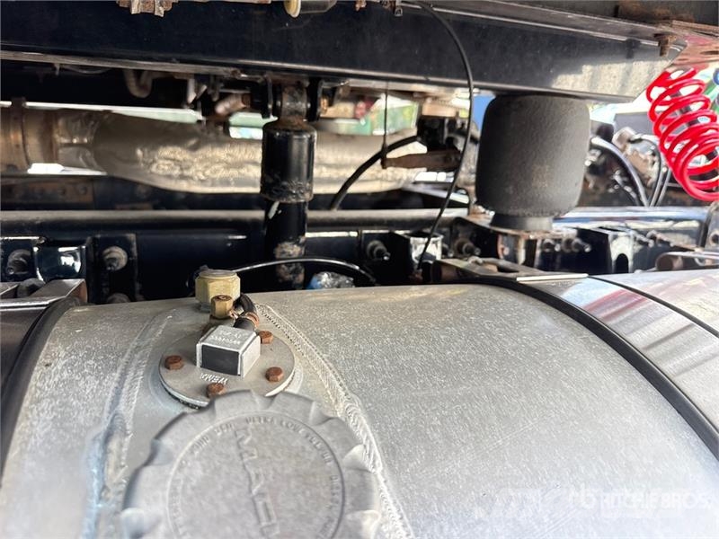Mack Anthem AN64T 6x4 T/A Sleeper Truck Tractor وحدات الجر