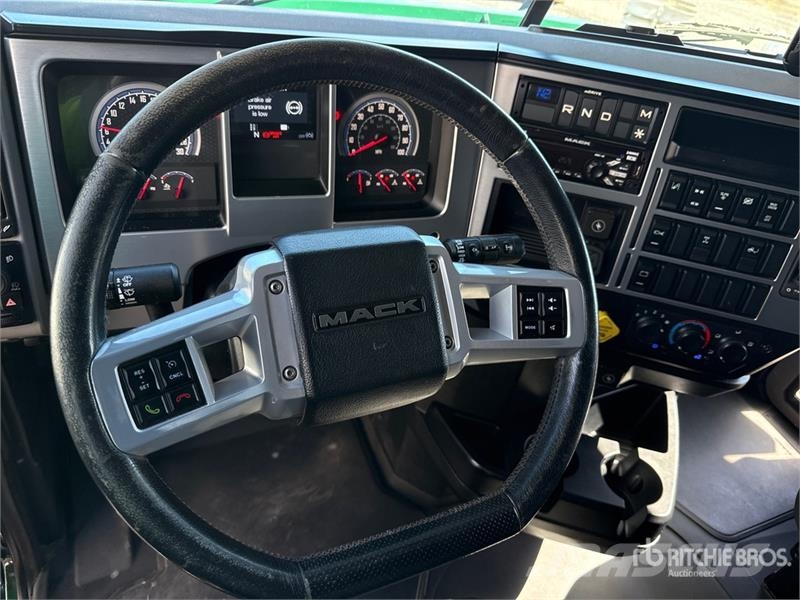 Mack Anthem AN64T 6x4 T/A Sleeper Truck Tractor وحدات الجر