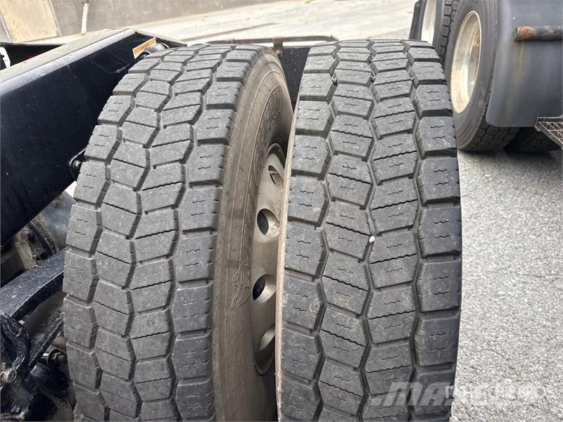 Mack Anthem AN64T 6x4 T/A Sleeper Truck Tractor وحدات الجر