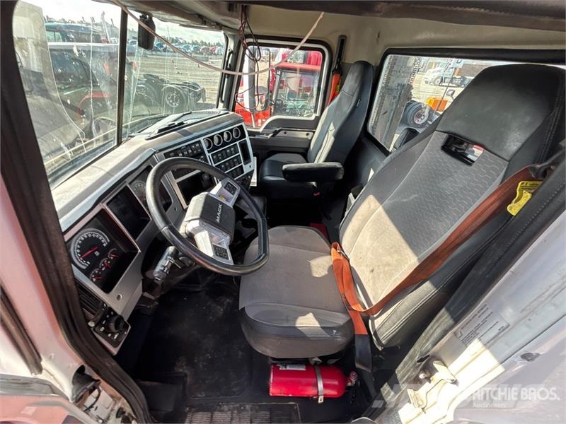 Mack Anthem AN64T 6x4 T/A Day Cab Truck Tractor Motrici e Trattori Stradali