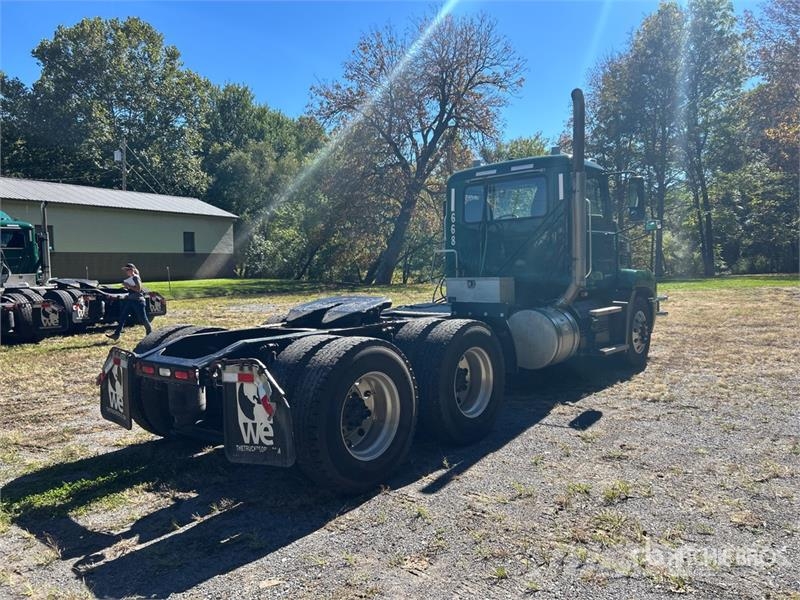Mack Anthem AN64T 6x4 T/A Day Cab Truck Tractor Autotractoare