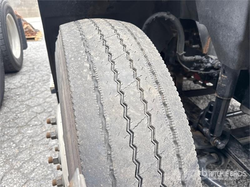 Mack Anthem AN64T 6x4 T/A Sleeper Truck Tractor وحدات الجر