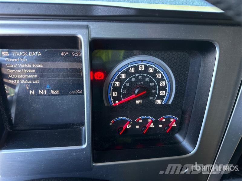 Mack Anthem AN64T 6x4 T/A Sleeper Truck Tractor Влекачи