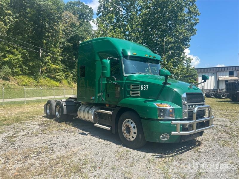 Mack Anthem AN64T 6x4 T/A Sleeper Truck Tractor Седельные тягачи