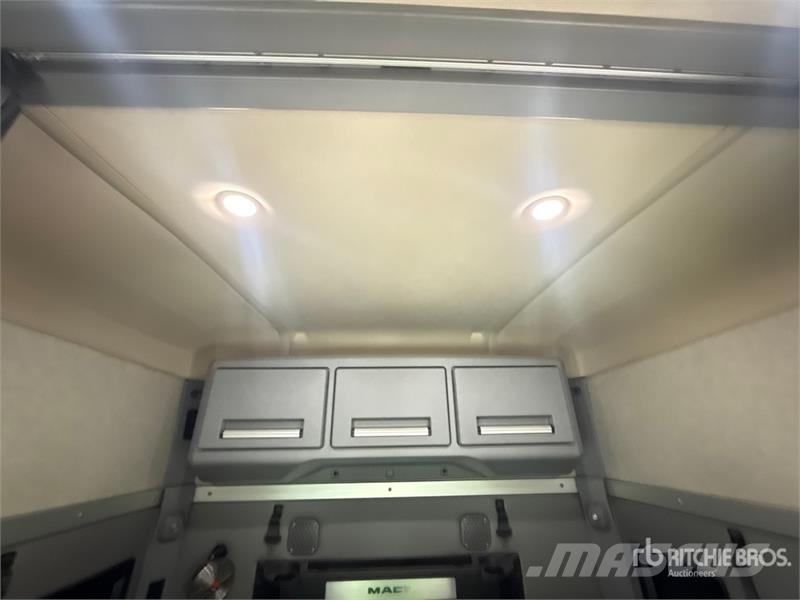 Mack Anthem AN64T 6x4 T/A Sleeper Truck Tractor Tractor Units