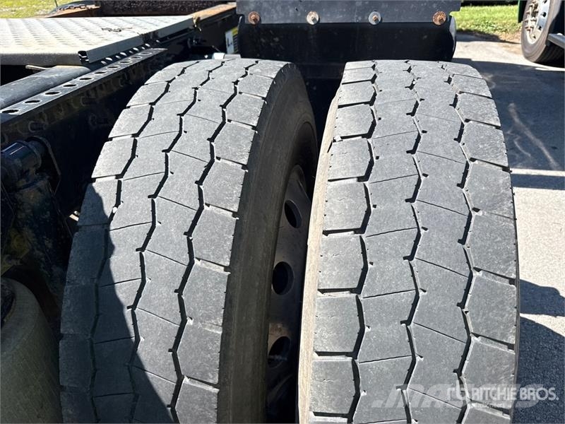 Mack Anthem AN64T 6x4 T/A Sleeper Truck Tractor Седельные тягачи