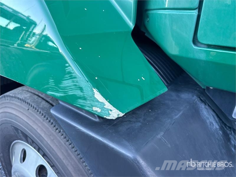 Mack Anthem AN64T 6x4 T/A Day Cab Truck Tractor وحدات الجر
