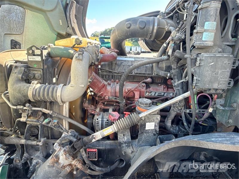 Mack Anthem AN64T 6x4 T/A Day Cab Truck Tractor وحدات الجر