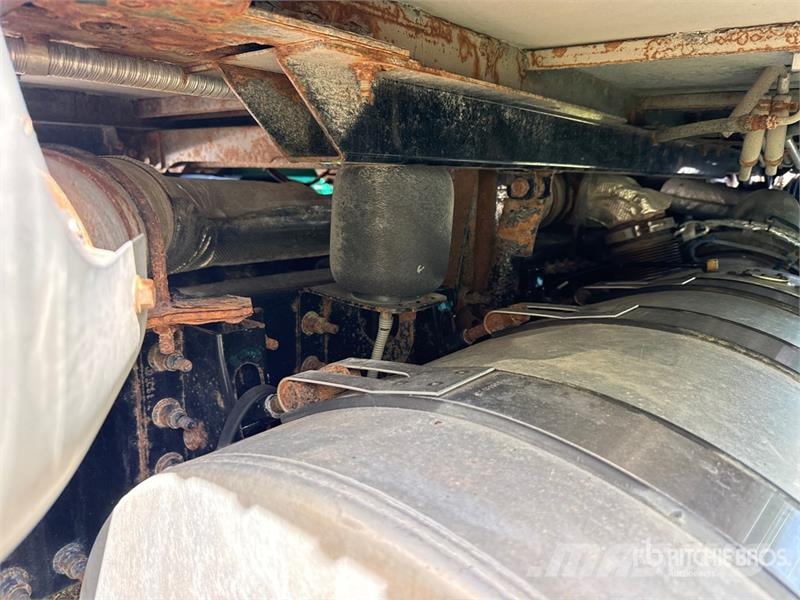 Mack Anthem AN64T 6x4 T/A Sleeper Truck Tractor Седельные тягачи