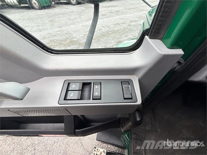 Mack Anthem AN64T 6x4 T/A Sleeper Truck Tractor وحدات الجر