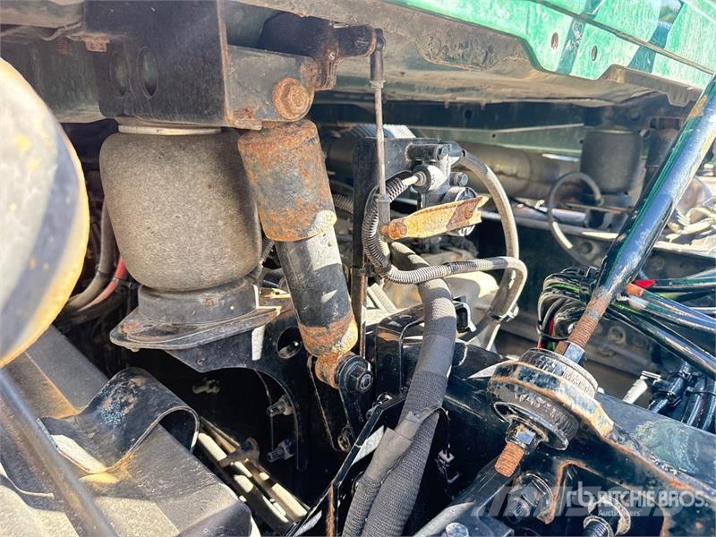 Mack Anthem AN64T 6x4 T/A Day Cab Truck Tractor وحدات الجر