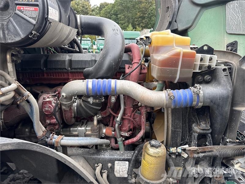 Mack Anthem AN64T 6x4 T/A Sleeper Truck Tractor Ťahače