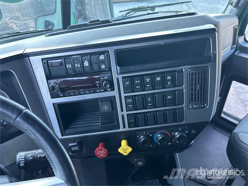 Mack Anthem AN64T 6x4 T/A Sleeper Truck Tractor Sattelzugmaschinen