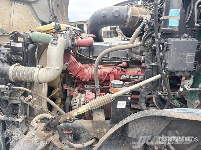 Mack Anthem AN64T 6x4 T/A Day Cab Truck Tractor Ťahače