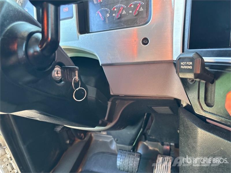 Mack Anthem AN64T 6x4 T/A Day Cab Truck Tractor Motrici e Trattori Stradali