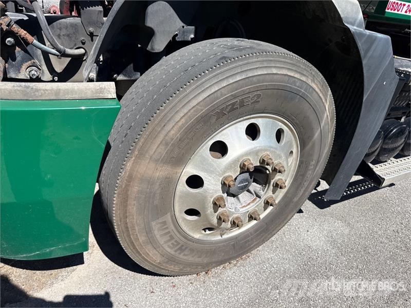 Mack Anthem AN64T 6x4 T/A Sleeper Truck Tractor Седельные тягачи