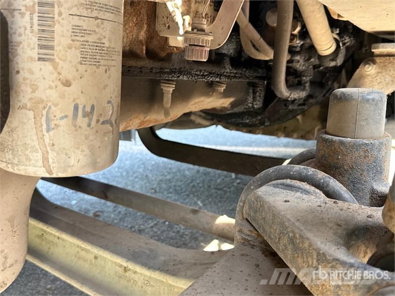 Mack Anthem AN64T 6x4 T/A Sleeper Truck Tractor Седельные тягачи