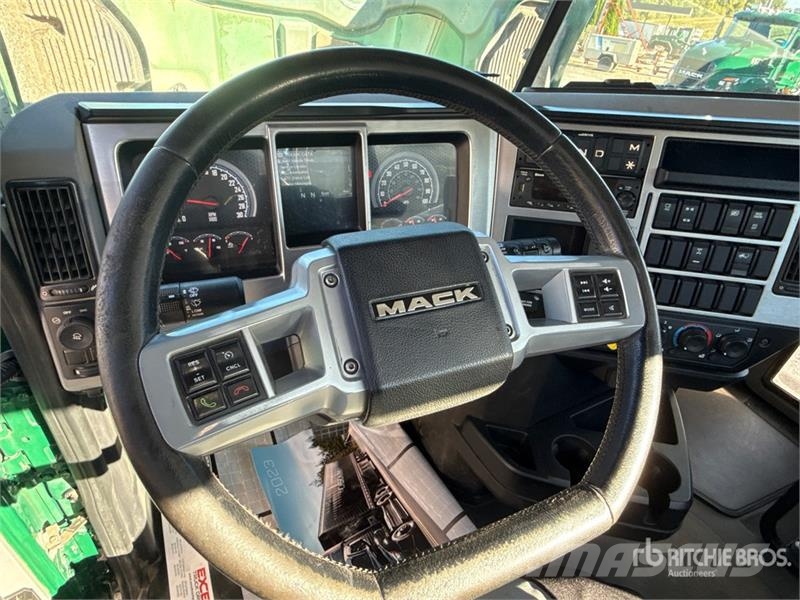 Mack Anthem AN64T 6x4 T/A Day Cab Truck Tractor Sadulveokid