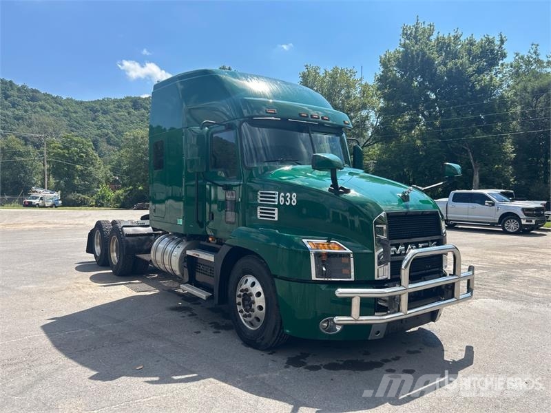 Mack Anthem AN64T 6x4 T/A Sleeper Truck Tractor Седельные тягачи
