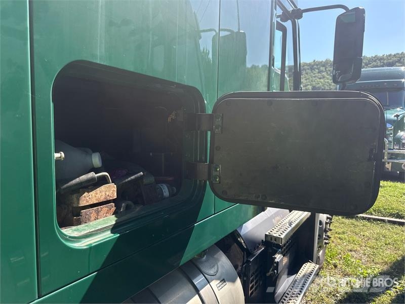 Mack Anthem AN64T 6x4 T/A Sleeper Truck Tractor Tracteur routier