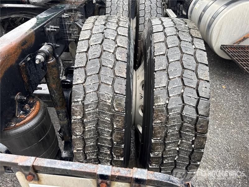 Mack Anthem AN64T 6x4 T/A Sleeper Truck Tractor وحدات الجر