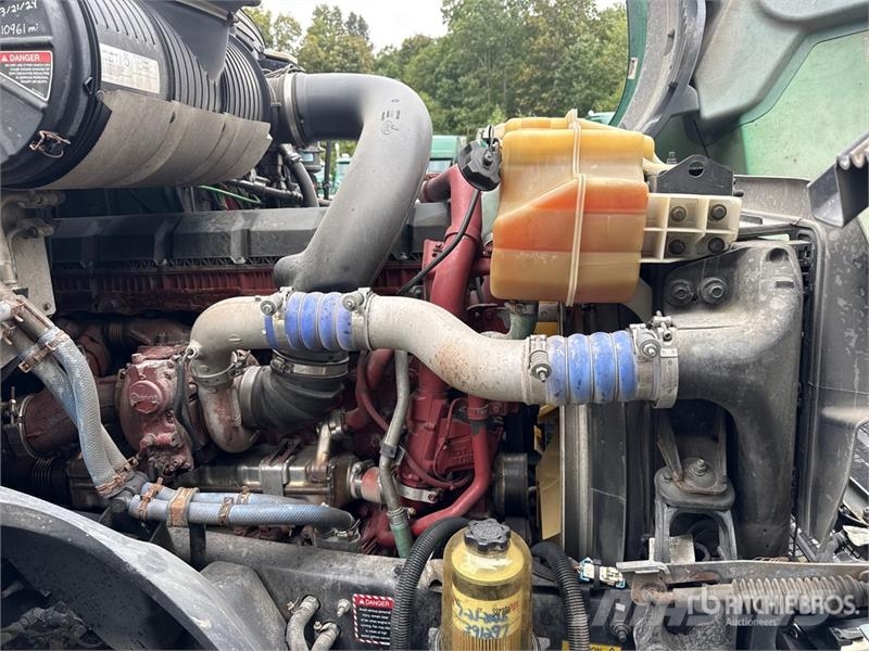 Mack Anthem AN64T 6x4 T/A Sleeper Truck Tractor Ťahače