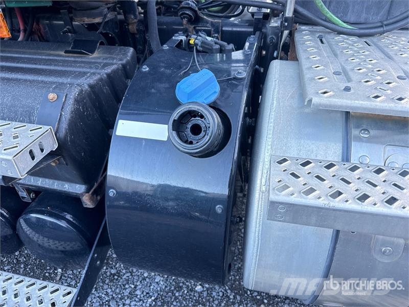 Mack Anthem AN64T 6x4 T/A Day Cab Truck Tractor وحدات الجر
