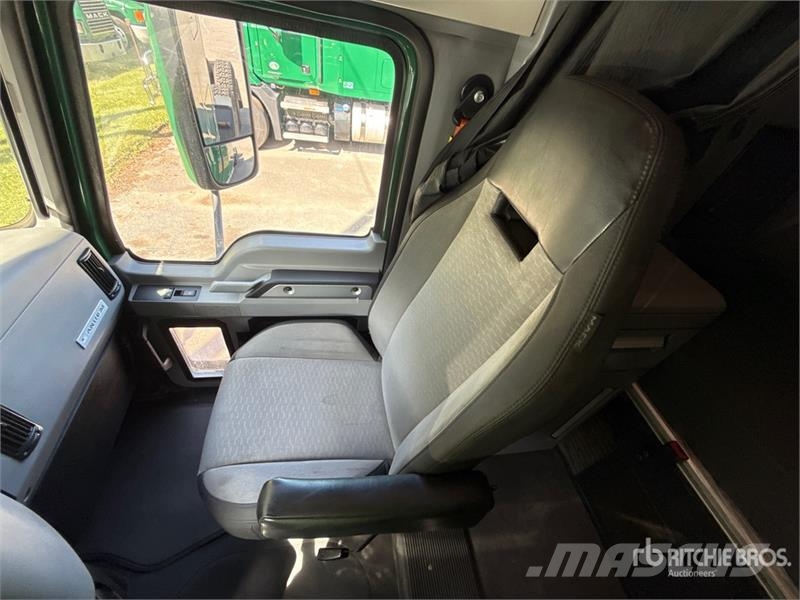 Mack Anthem AN64T 6x4 T/A Sleeper Truck Tractor Седельные тягачи