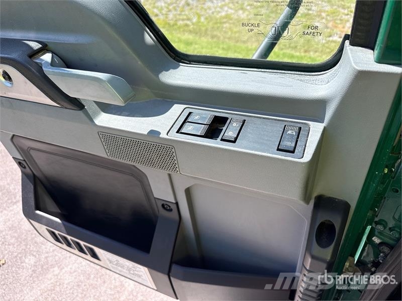 Mack Anthem AN64T 6x4 T/A Sleeper Truck Tractor Седельные тягачи