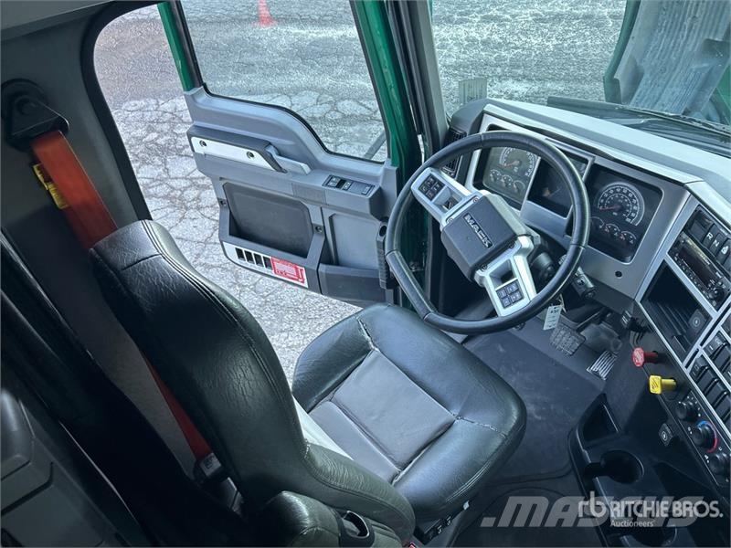 Mack Anthem AN64T 6x4 T/A Sleeper Truck Tractor Sattelzugmaschinen