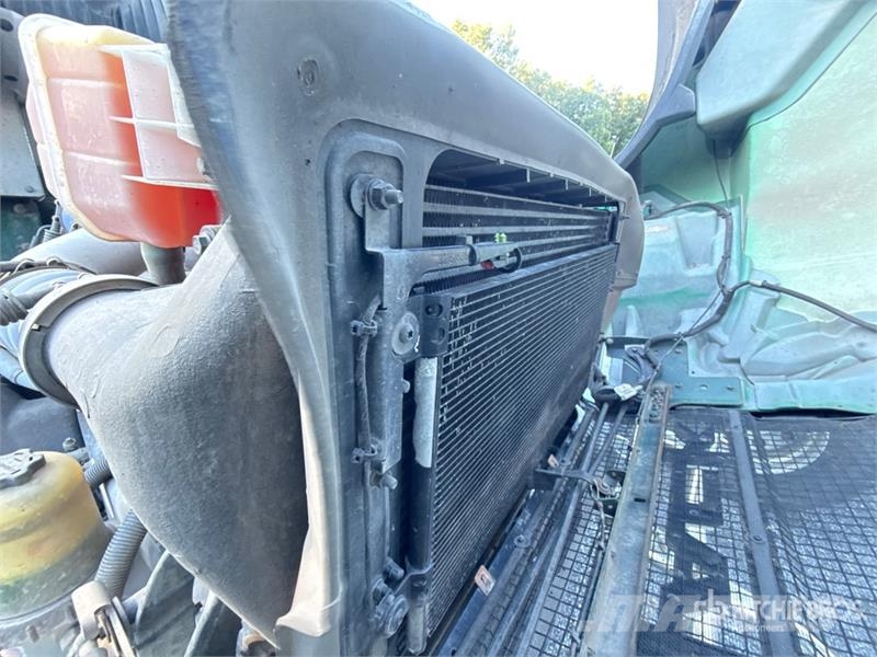 Mack Anthem AN64T 6x4 T/A Day Cab Truck Tractor وحدات الجر