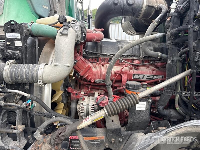 Mack Anthem AN64T 6x4 T/A Day Cab Truck Tractor Vilcēji