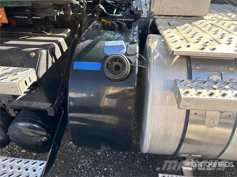 Mack Anthem AN64T 6x4 T/A Day Cab Truck Tractor وحدات الجر