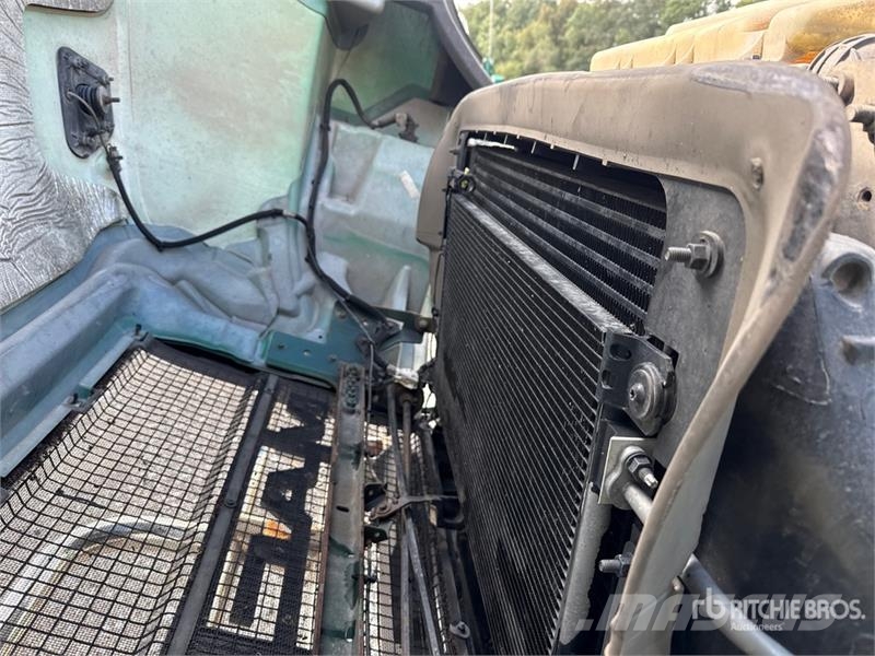 Mack Anthem AN64T 6x4 T/A Day Cab Truck Tractor Sadulveokid