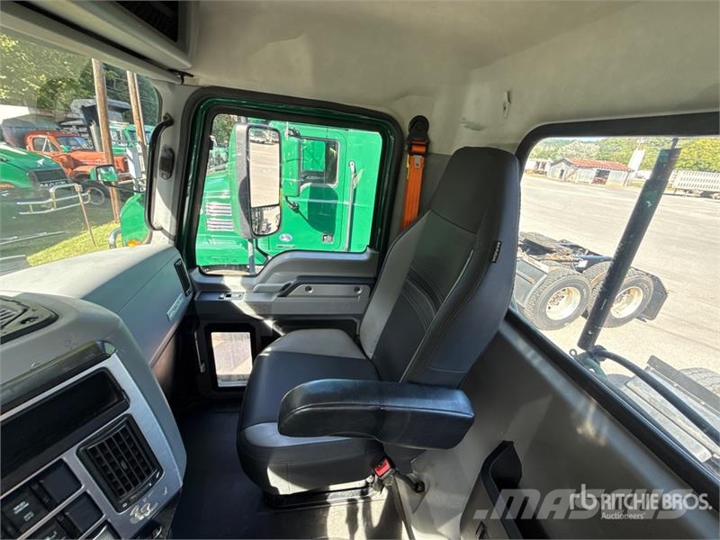 Mack Anthem AN64T 6x4 T/A Day Cab Truck Tractor Tracteur routier