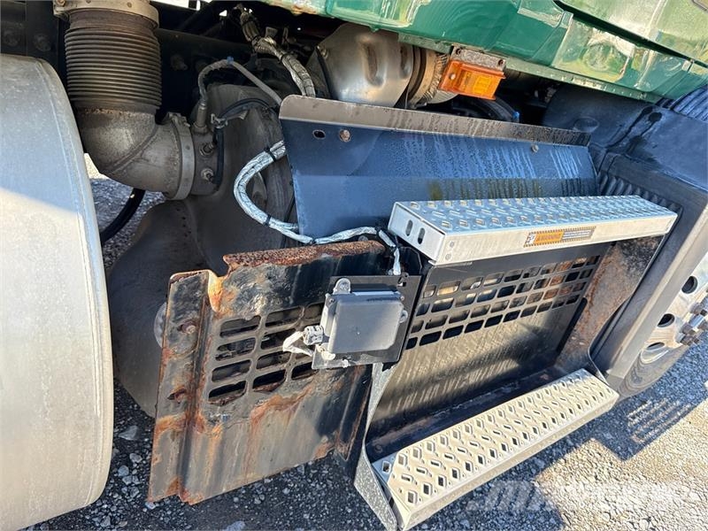 Mack Anthem AN64T 6x4 T/A Sleeper Truck Tractor Truck Tractor Units